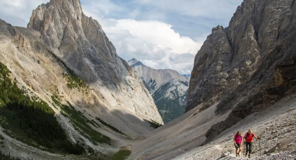 【Banff 班夫國家公園】10大超人氣登山步道攻略！絕美山景讓人驚呼連連！